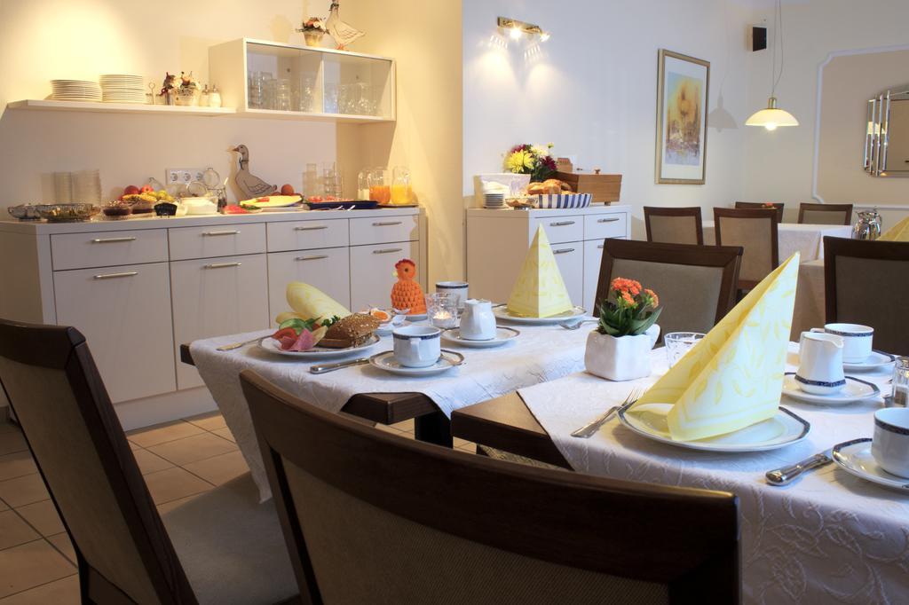 Hotel-Pension Poehling ลิพพ์ชตัดท์ ภายนอก รูปภาพ